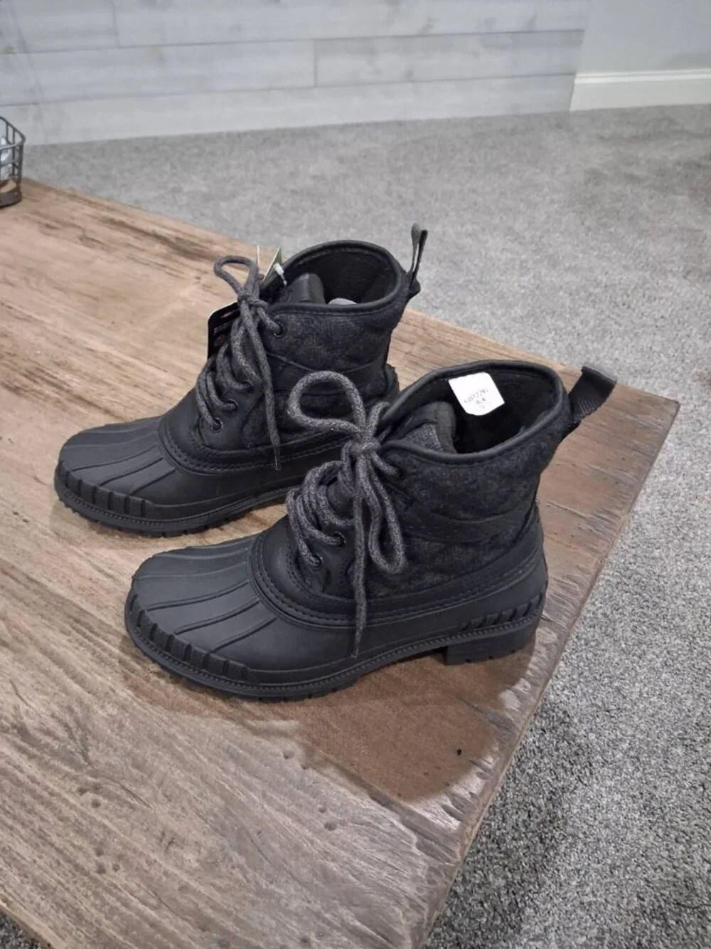 Kamik Sienna Mid 2 Winter Boots – Black / Dark Gray – Size 7 (NWT)